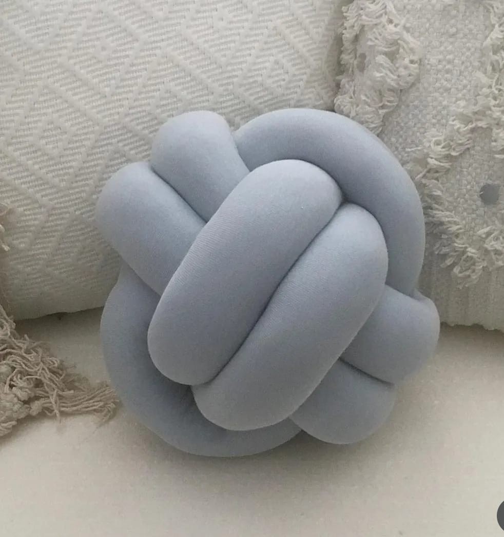 Knotted Pillows